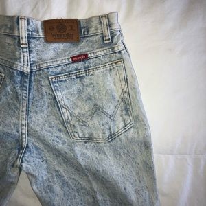 Vintage Wranglers High Rise Acid Wash jeans 🌵